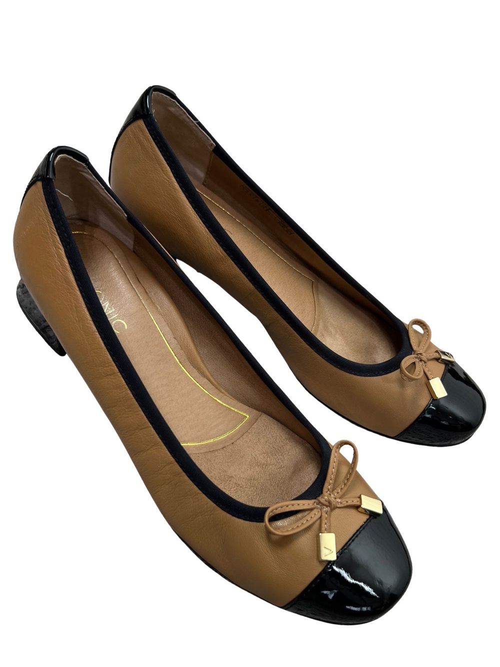VIONIC Daphne Chunky Block Heels Pumps Leather Shoes Tan and Black Size 8